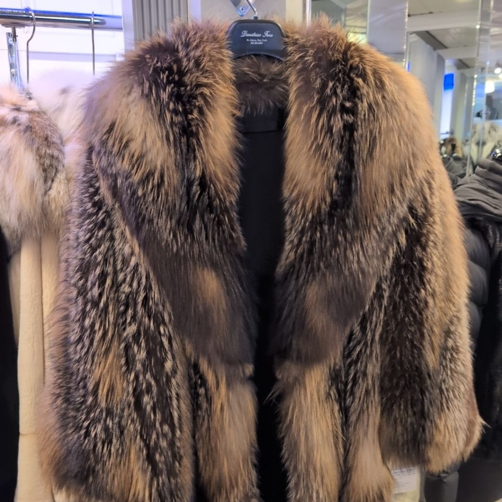 Luxurious Original Fendi.Design                  Brown Fur Saga Fox Coat